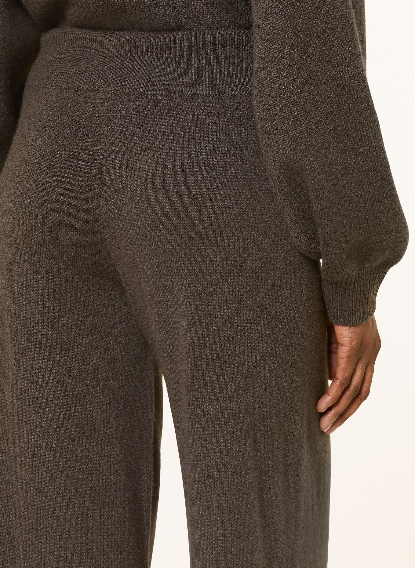 LISA YANG SOFI knit pants in jogging style made of cashmere: KHAKI