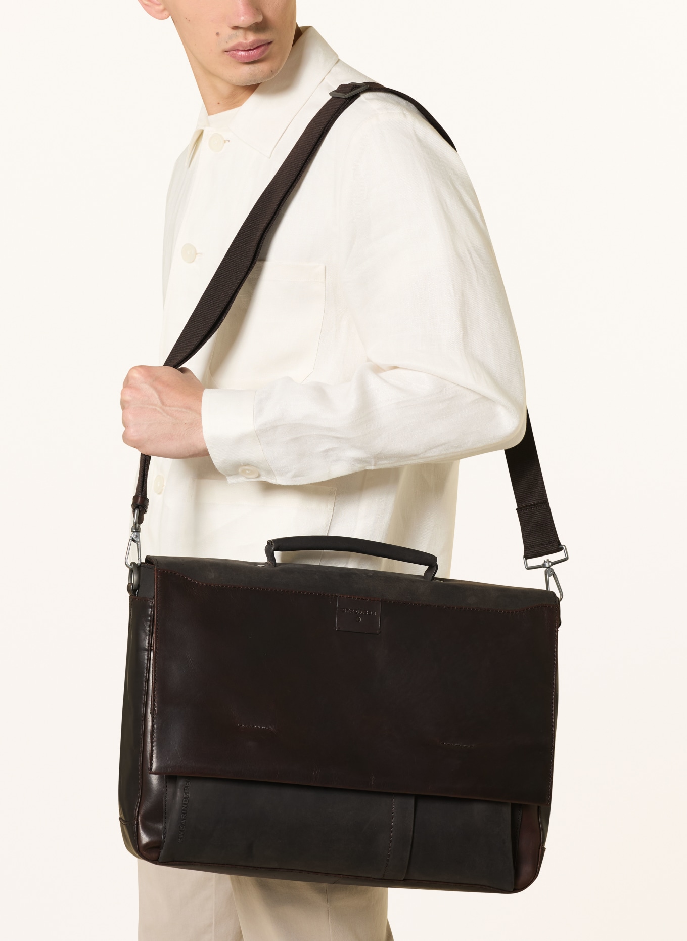 STRELLSON Sacoche pour ordinateur portable BRICK LANE: MARRON FONCÉ