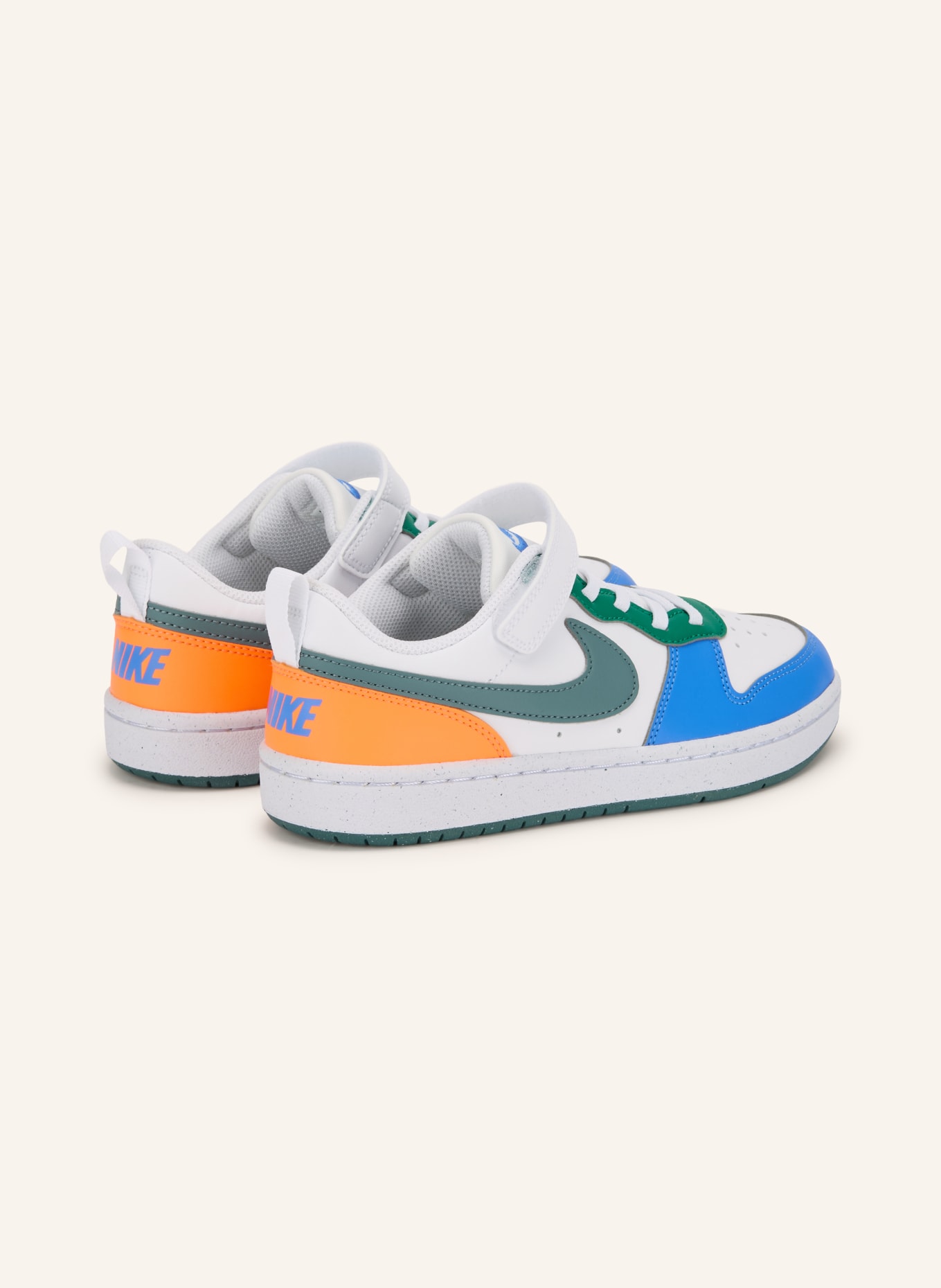 Nike Sneaker COURT BOROUGH LOW RECRAFT: WEISS / DUNKELGRAU / NEONORANGE