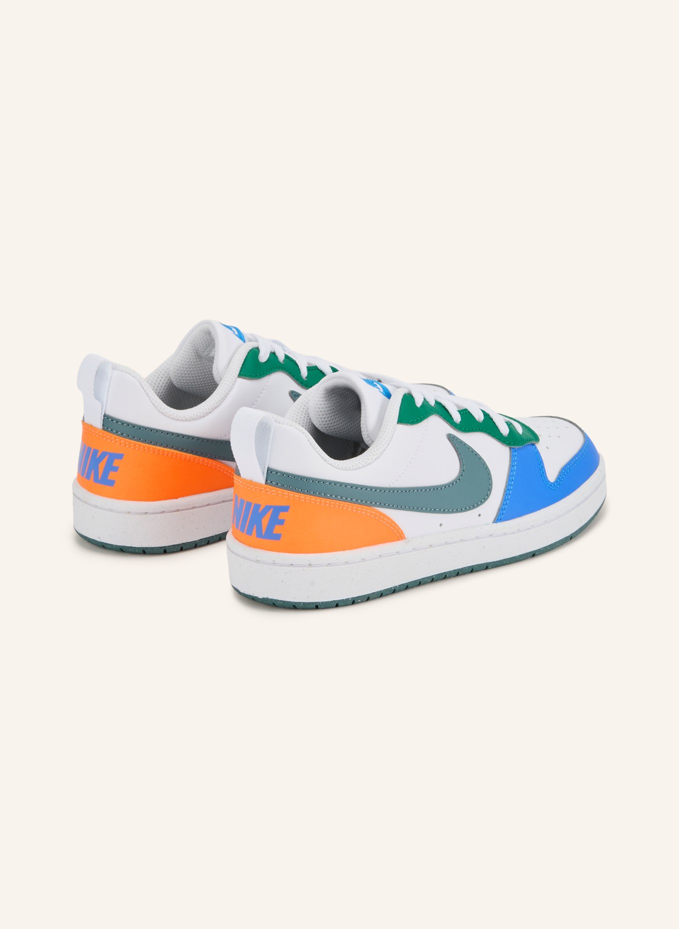 Nike Sneakersy COURT BOROUGH LOW RECRAFT: BÍLÁ / TMAVĚ ŠEDÁ / NEONOVĚ ORANŽOVÁ
