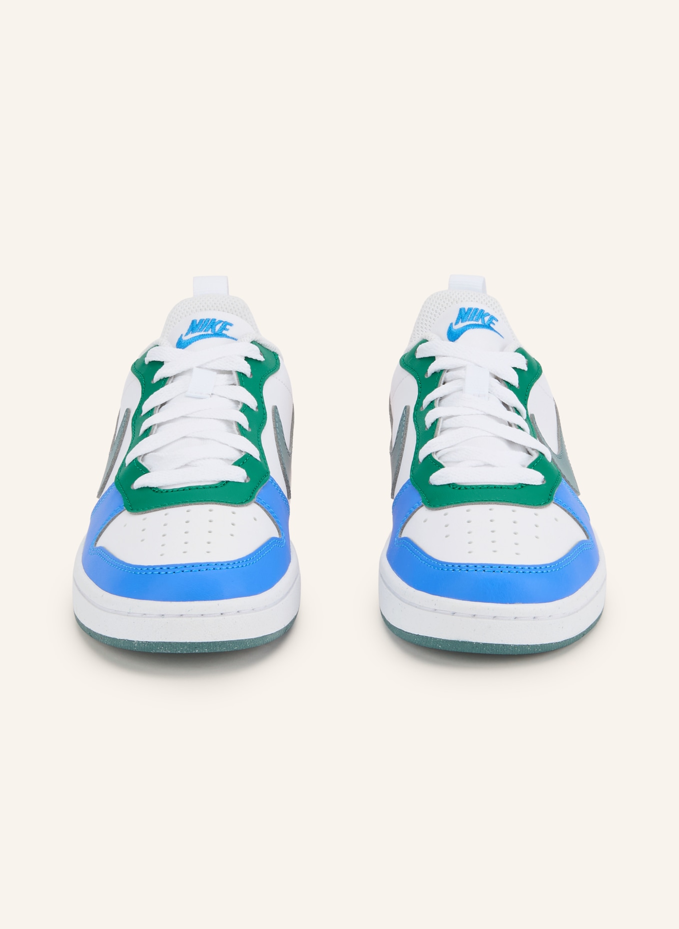 Nike Sneakersy COURT BOROUGH LOW RECRAFT: BÍLÁ / TMAVĚ ŠEDÁ / NEONOVĚ ORANŽOVÁ