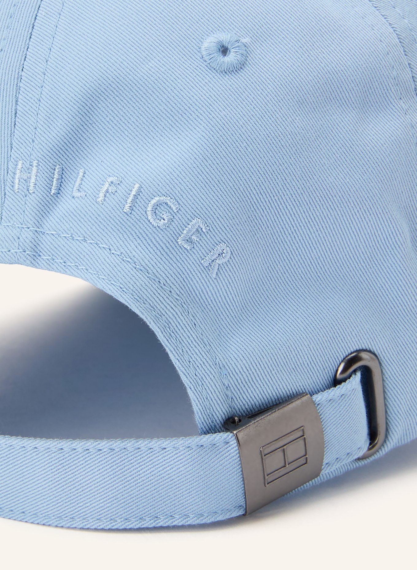TOMMY HILFIGER Kšiltovka: TMAVĚ MODRÁ