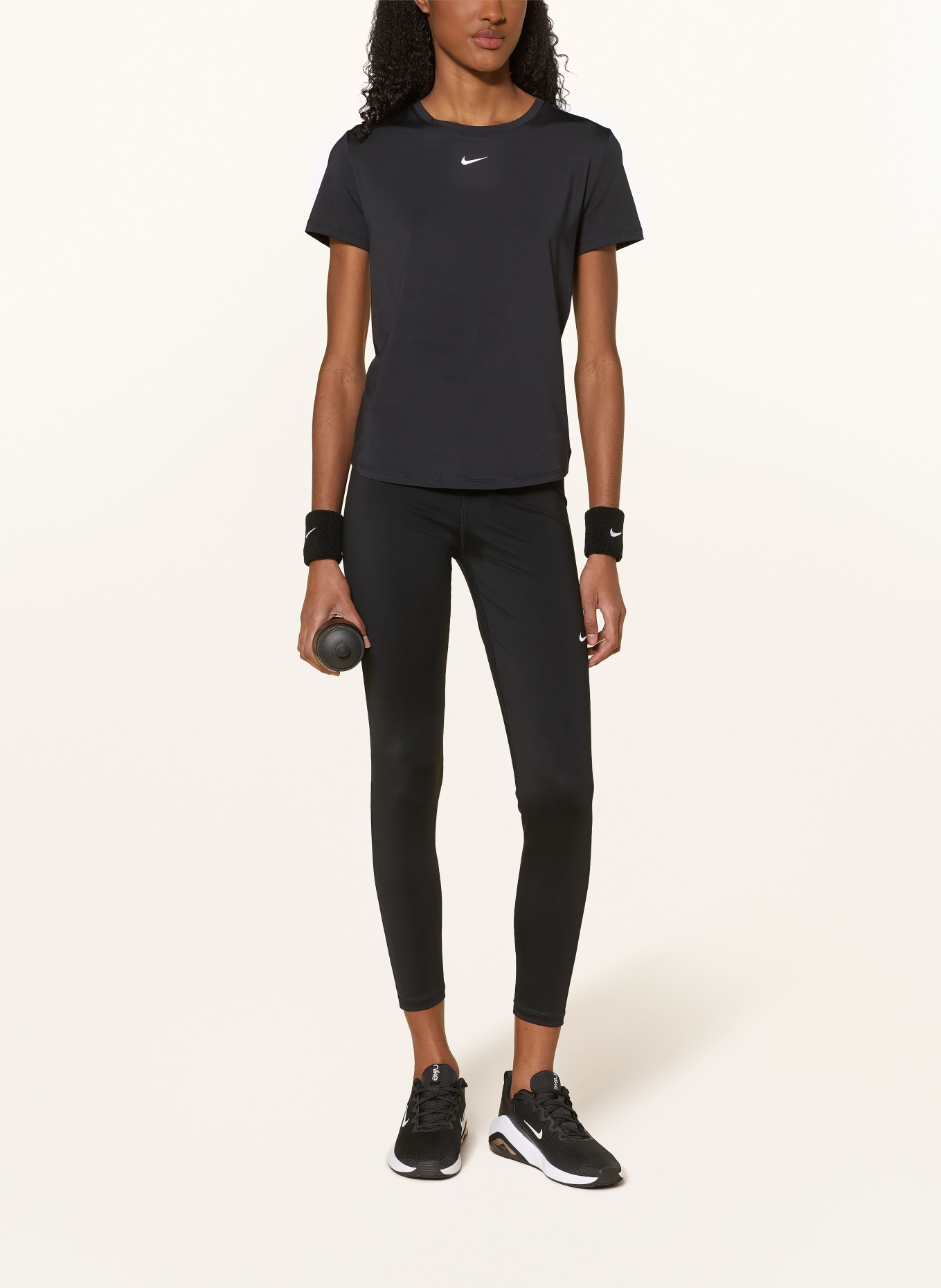 Nike T-Shirt ONE CLASSIC: SCHWARZ