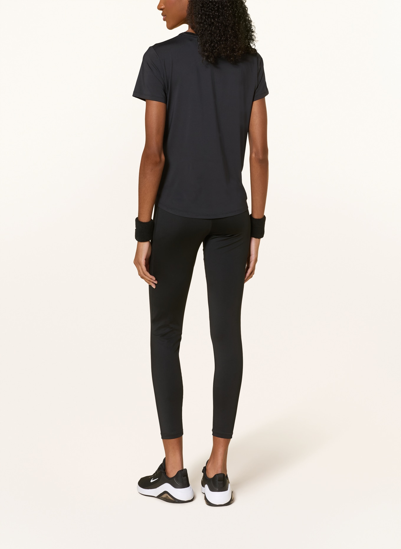 Nike T-Shirt ONE CLASSIC: SCHWARZ