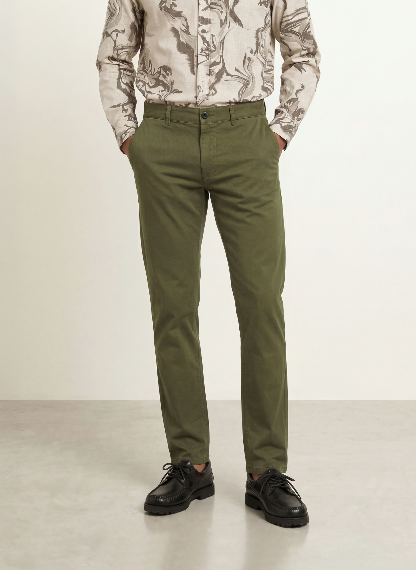BOSS Chinosy CHINO slim fit: OLIWKOWY