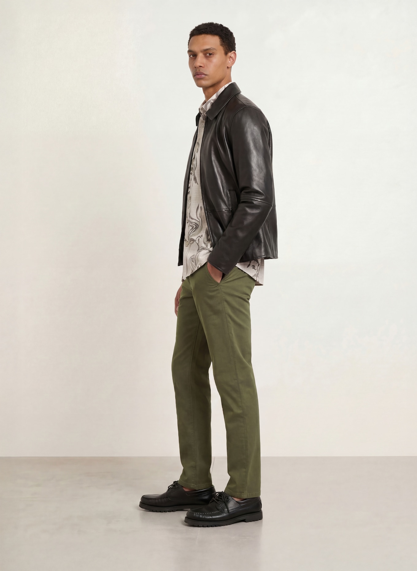 BOSS Chinosy CHINO slim fit: OLIWKOWY