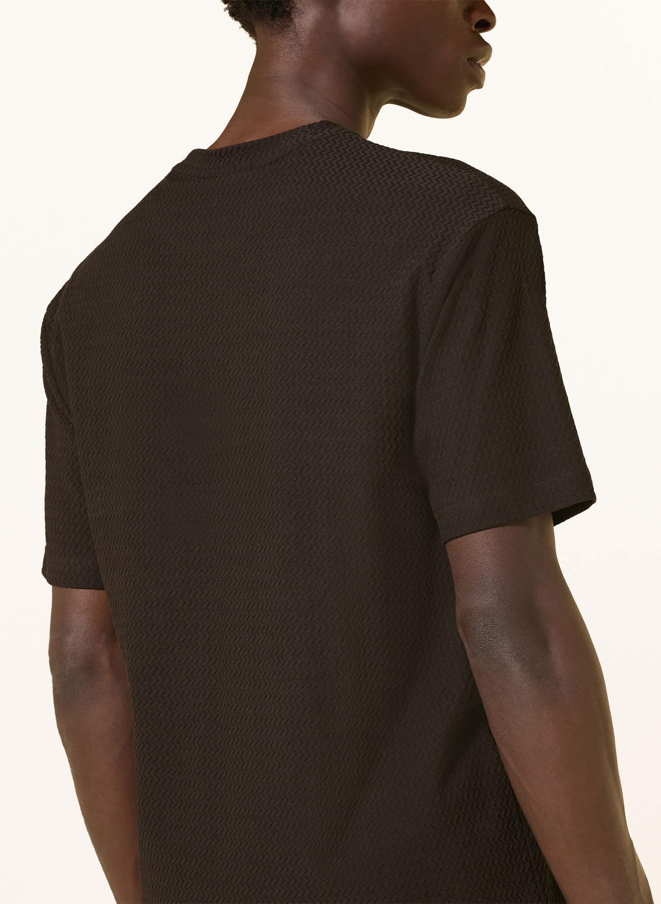 DRYKORN T-shirt GILBERD: DARK BROWN