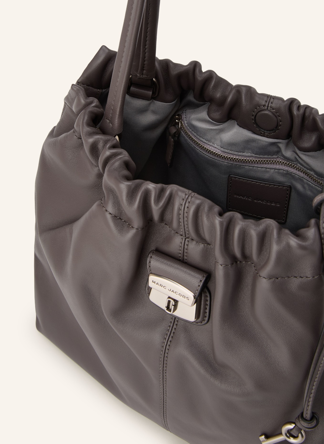 MARC JACOBS Geantă de umăr THE CRISTINA TOTE HOBO CHAIN: GRI ÎNCHIS / ARGINT