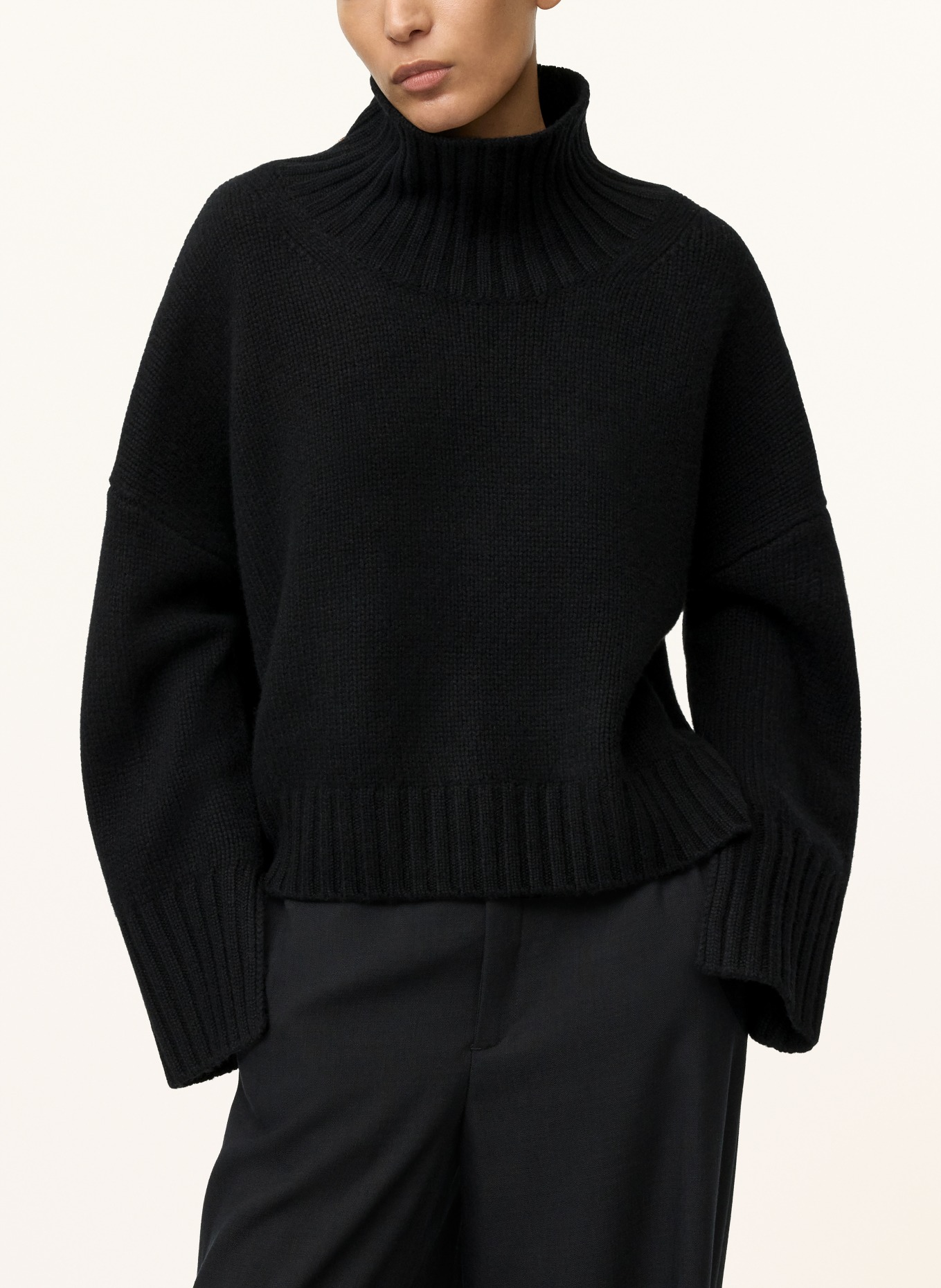 SOFT GOAT Rollkragenpullover aus Cashmere: SCHWARZ