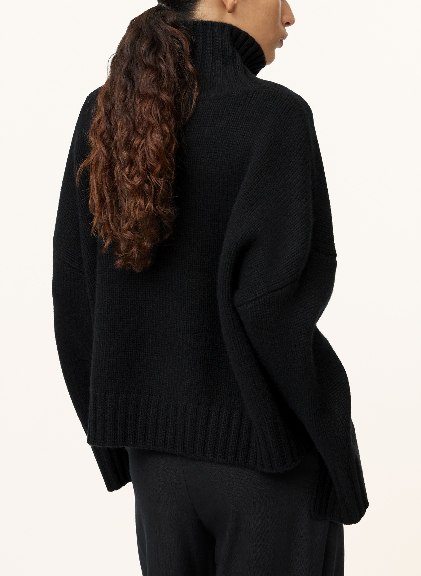SOFT GOAT Rollkragenpullover aus Cashmere: SCHWARZ