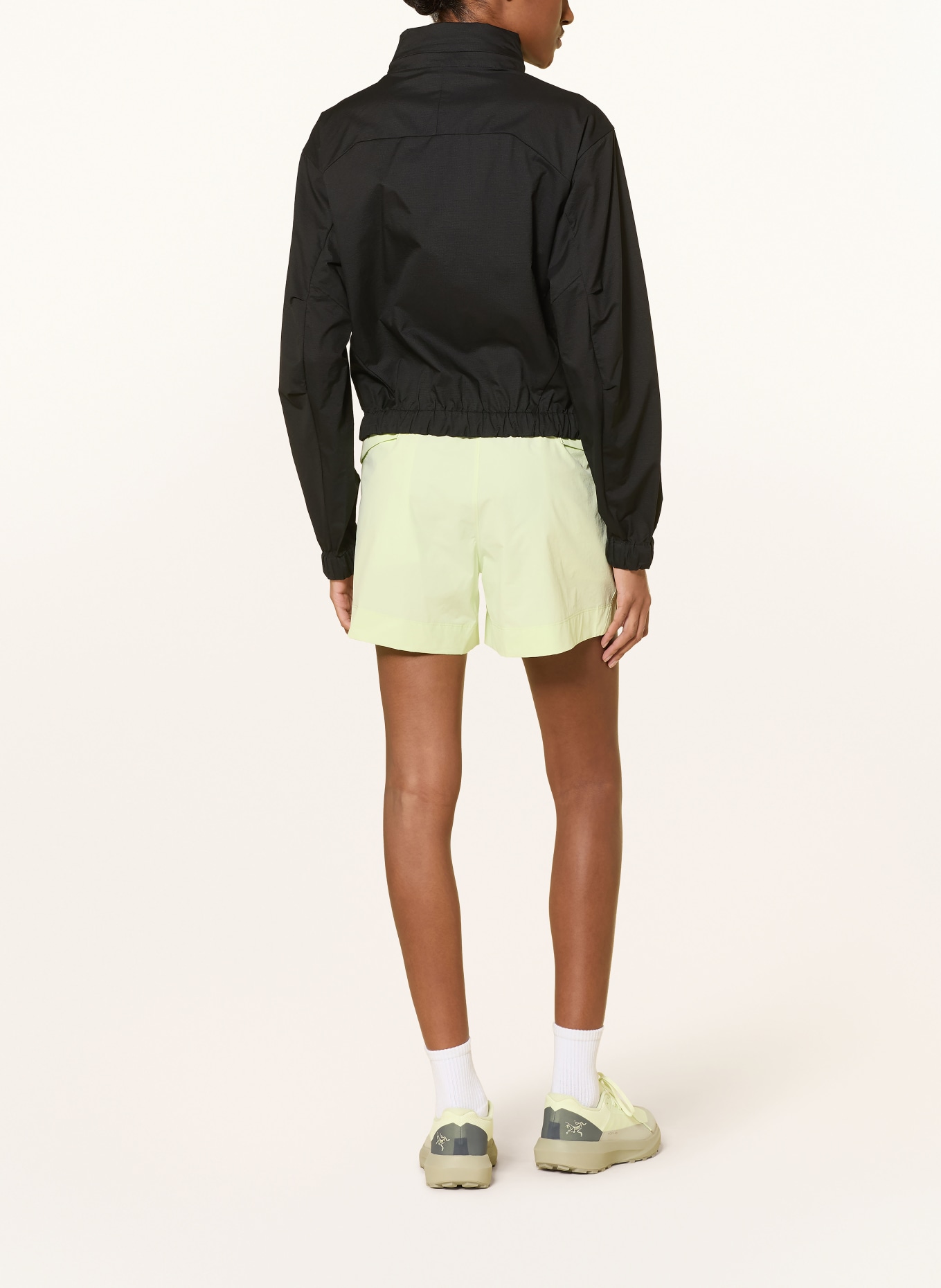 ARC'TERYX Funktionsjacke NAYA CROPPED STOWHOOD: SCHWARZ