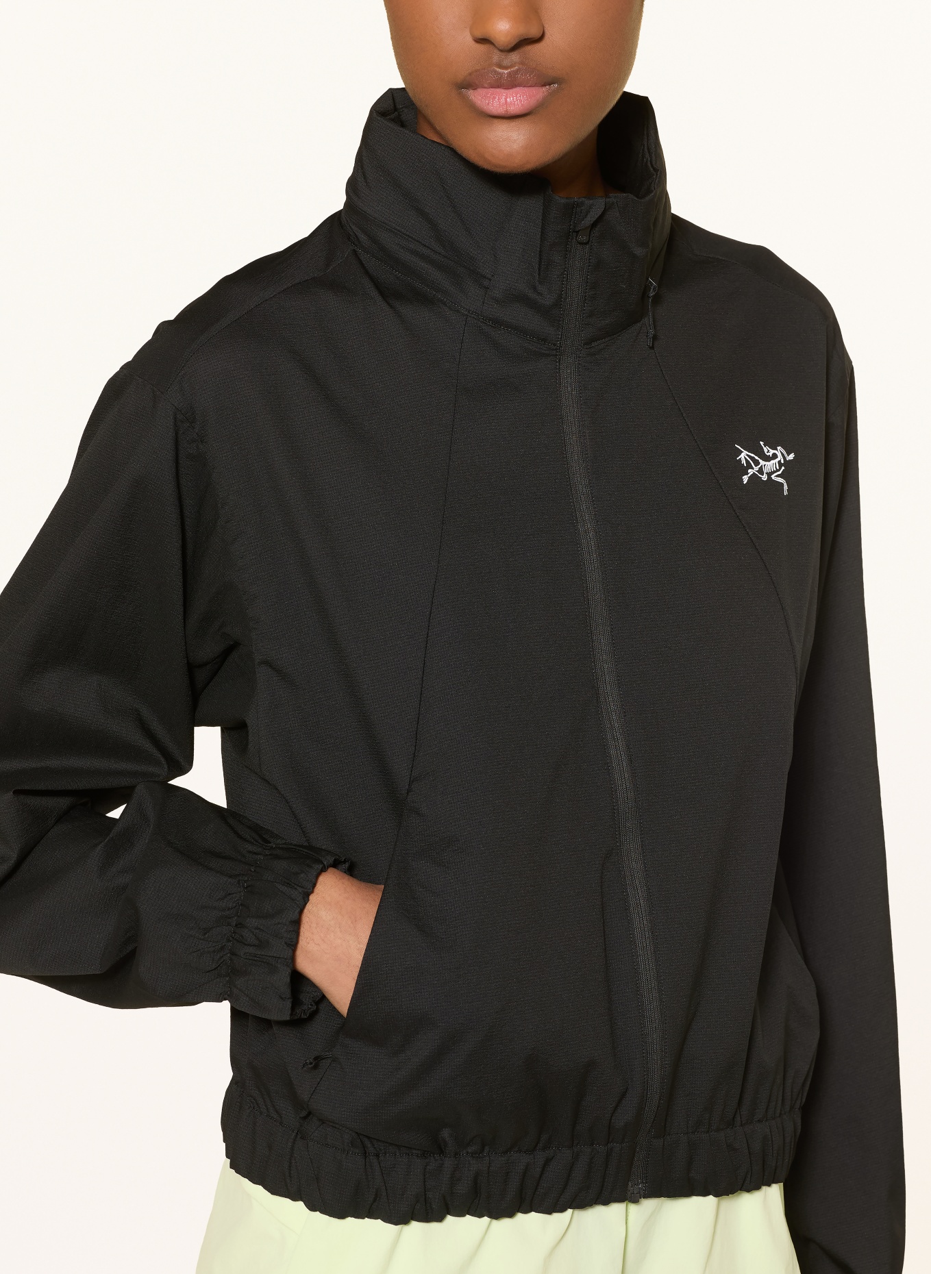 ARC'TERYX Funktionsjacke NAYA CROPPED STOWHOOD: SCHWARZ