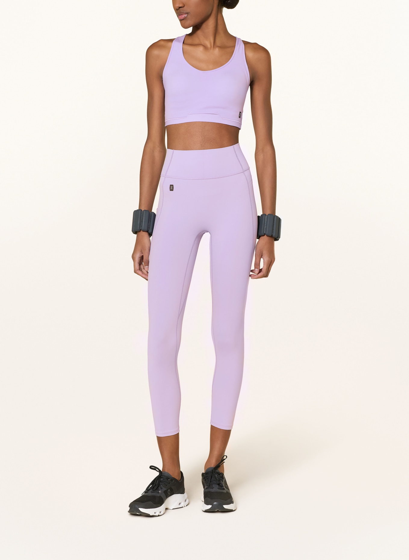 On TRAIN Sports Bra with Mesh: LIGHT PURPLE