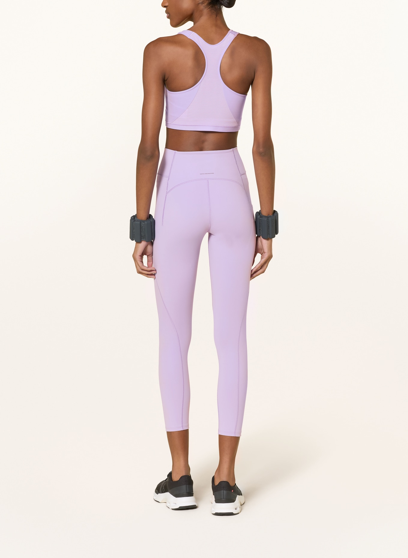 On TRAIN Sports Bra with Mesh: LIGHT PURPLE