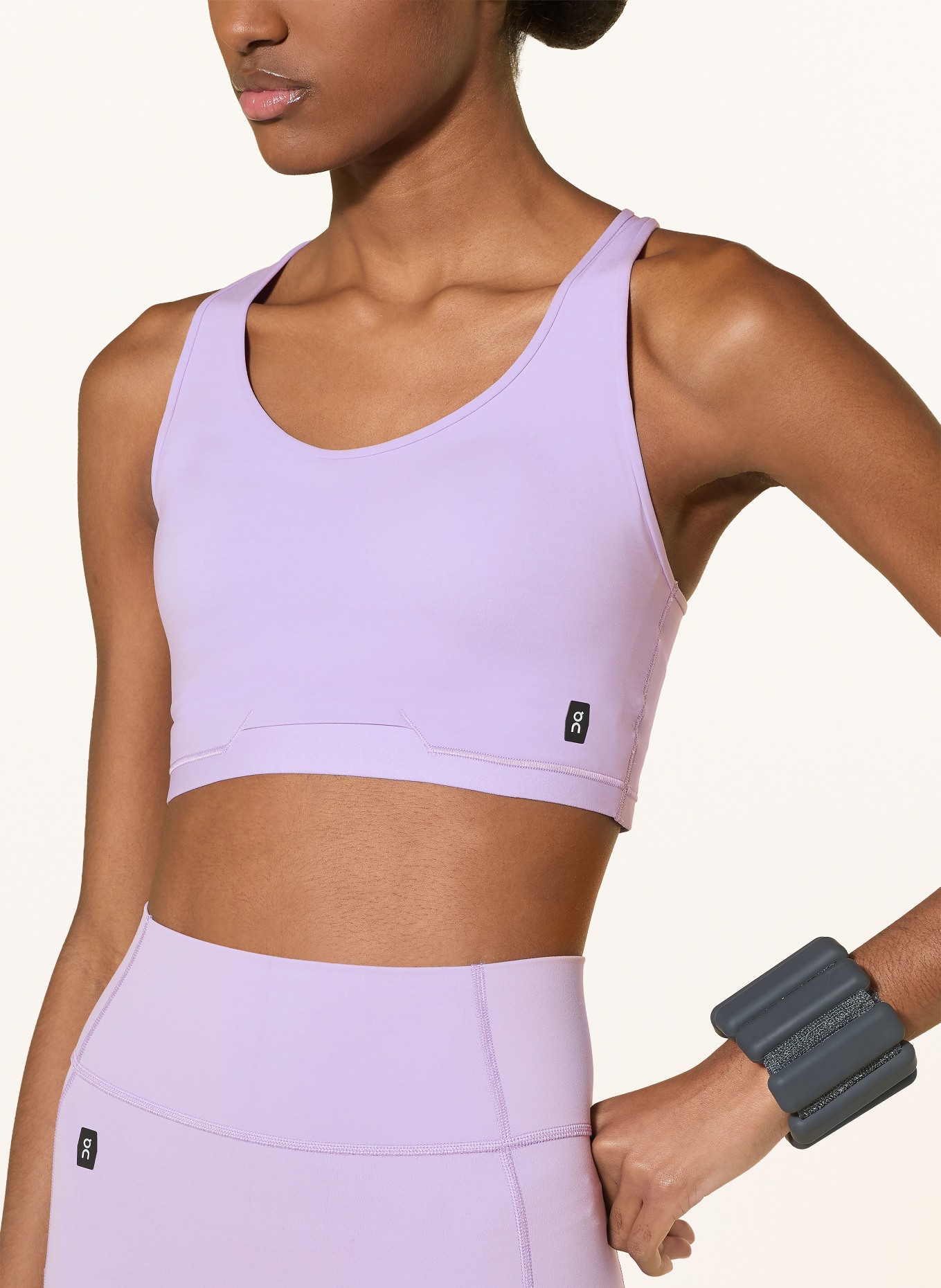 On TRAIN Sports Bra with Mesh: LIGHT PURPLE