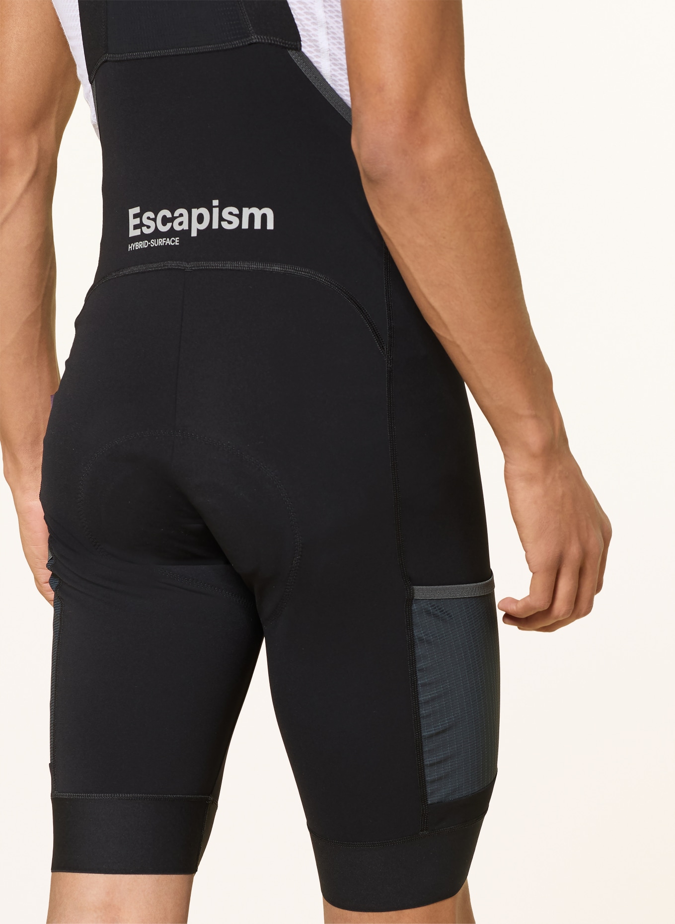 PAS NORMAL STUDIOS Fietsbroek ESCAPISM met bretels en gewatteerd inzetstuk: ZWART