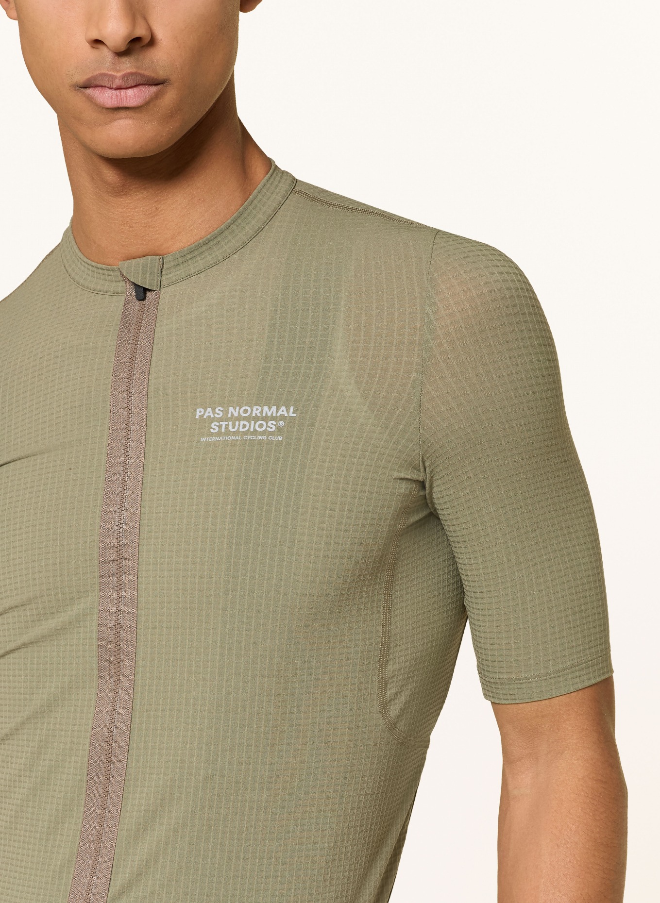 PAS NORMAL STUDIOS Fietsshirt ESCAPISM: GROEN
