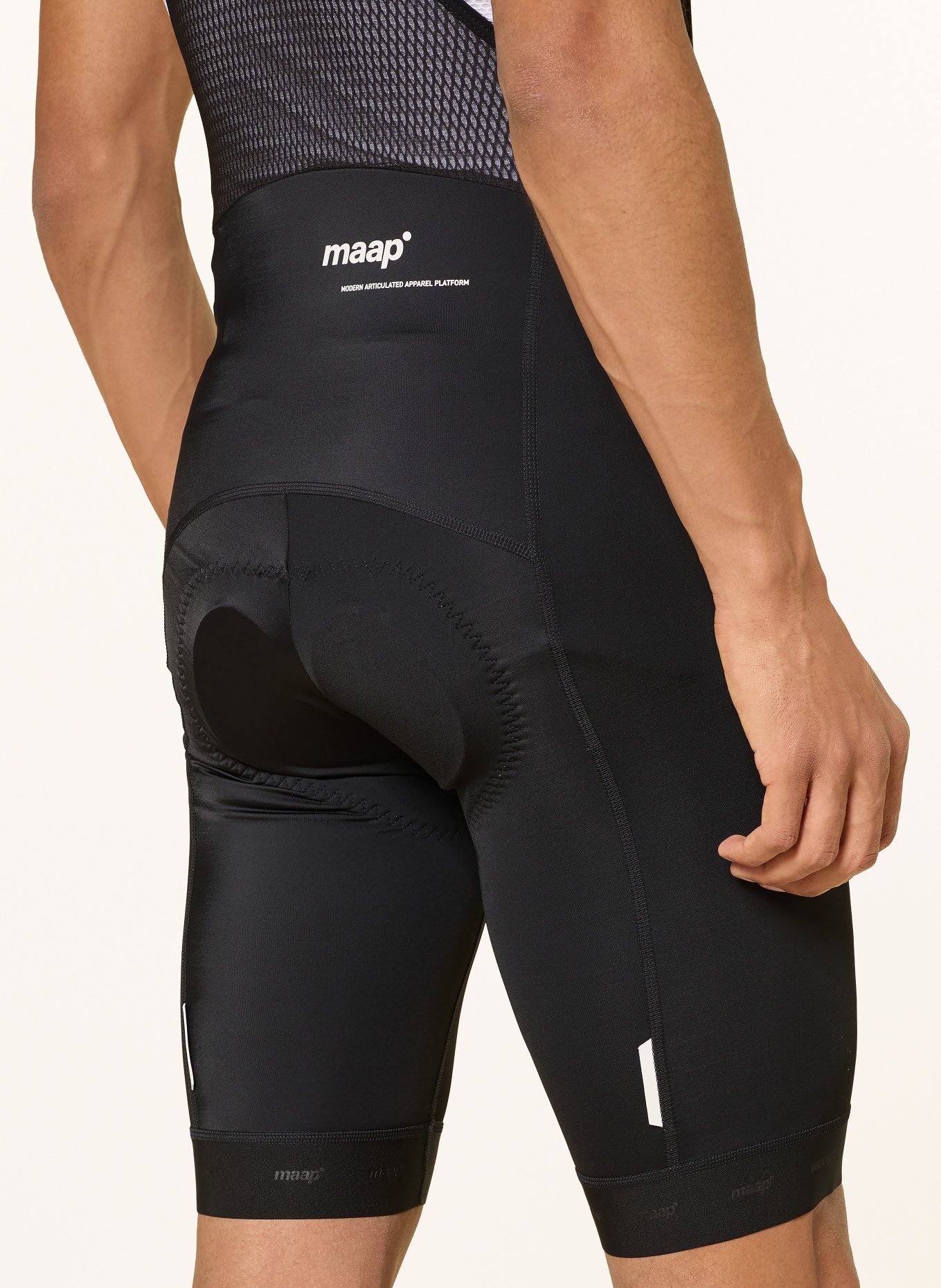 MAAP Fietsbroek TRAINING BIB 3.0 met bretels en gewatteerd inzetstuk: ZWART