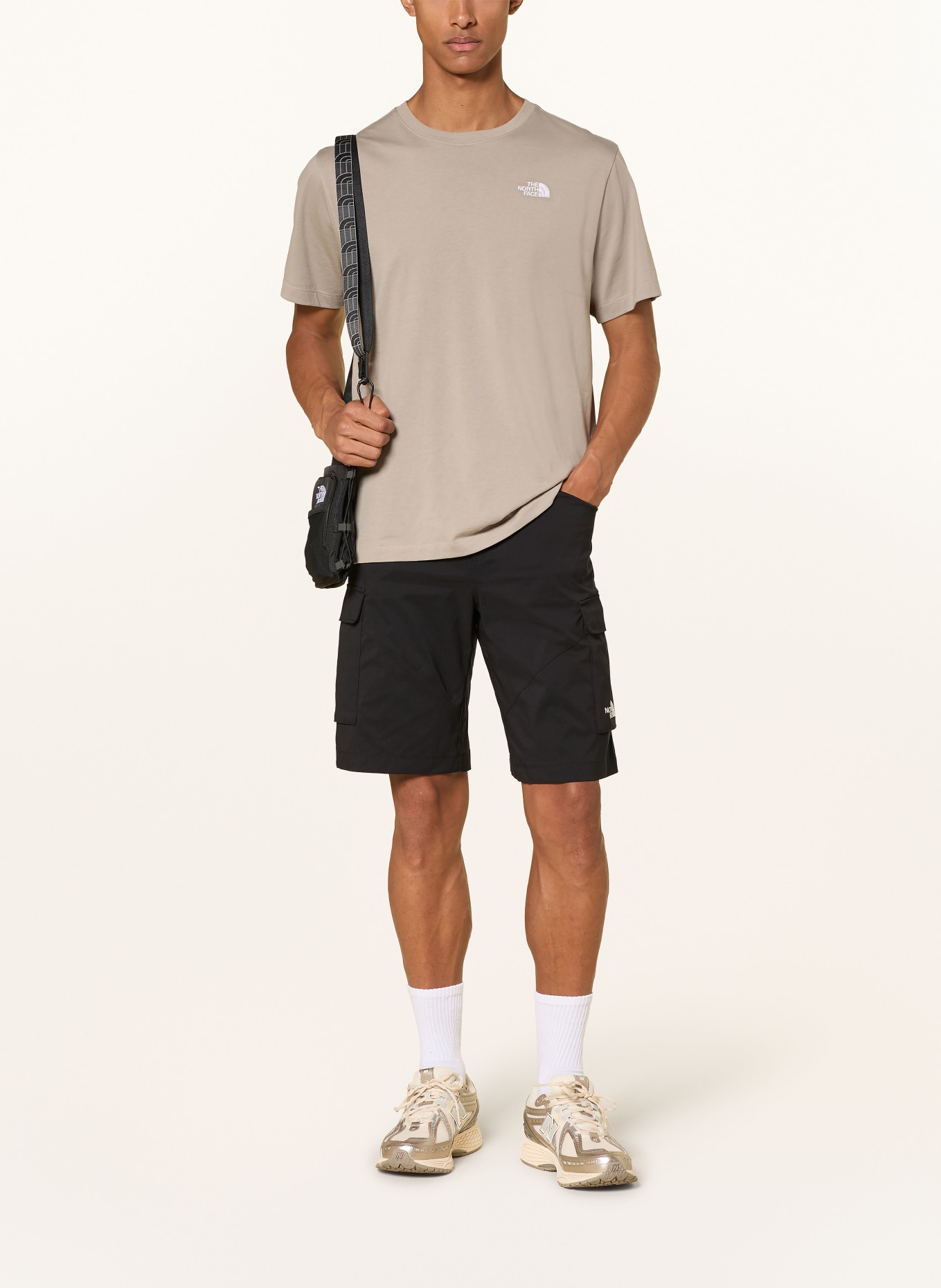 THE NORTH FACE EXPLORATION Trekking Shorts: BLACK / WHITE