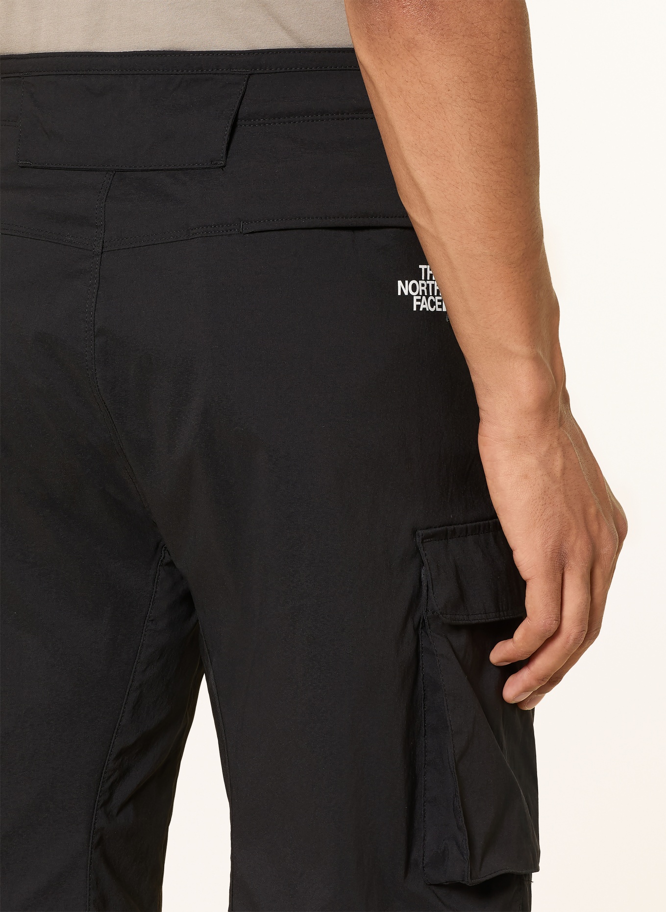THE NORTH FACE EXPLORATION Trekking Shorts: BLACK / WHITE