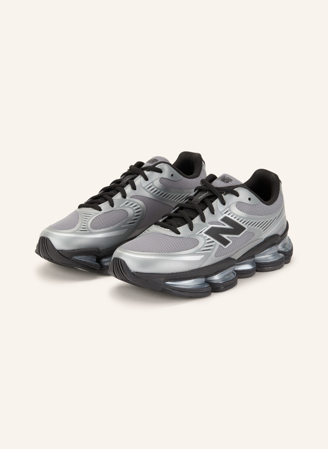 new balance Sneaker 2000: GRAU / SCHWARZ