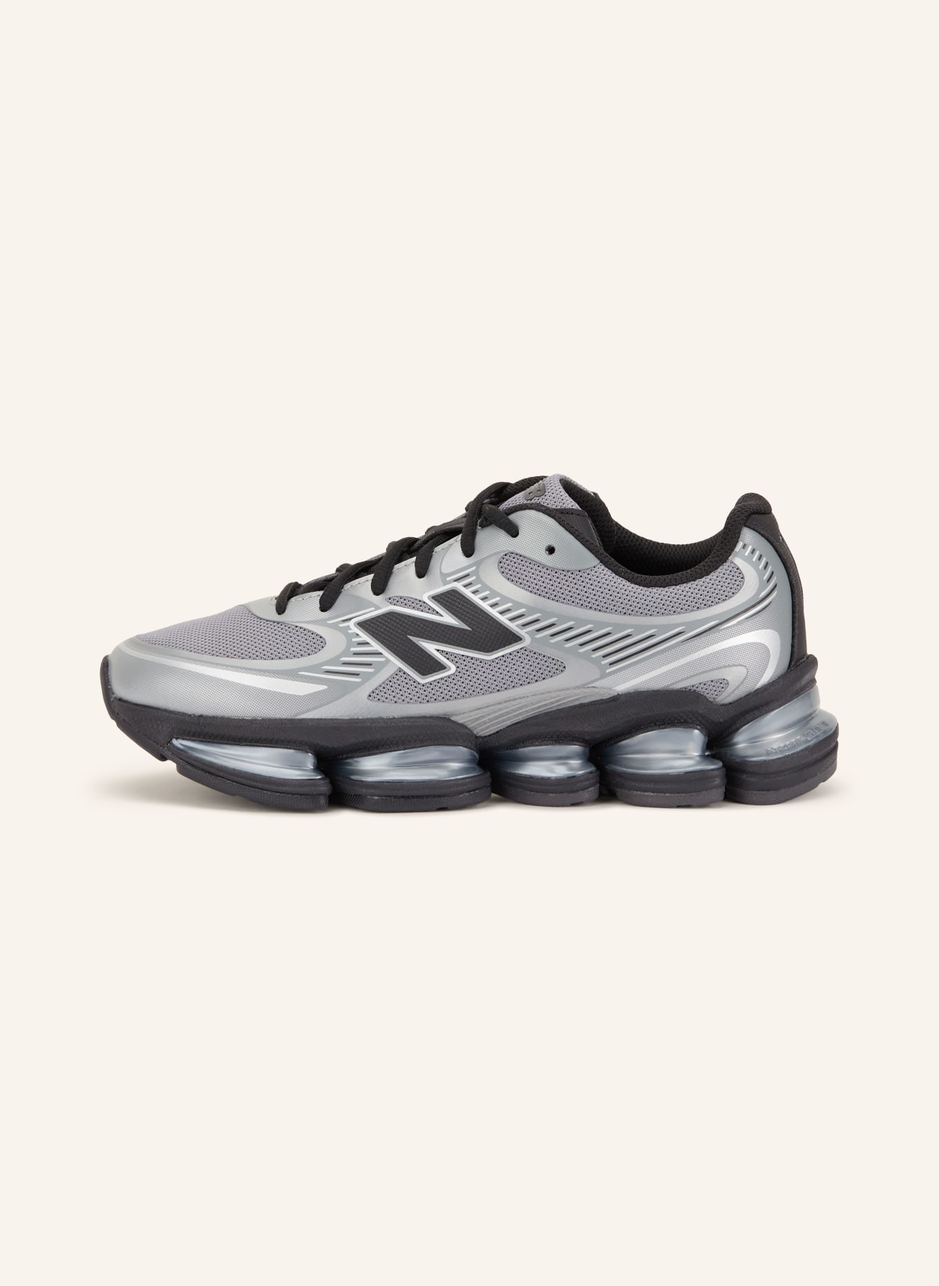 new balance Sneaker 2000: GRAU / SCHWARZ