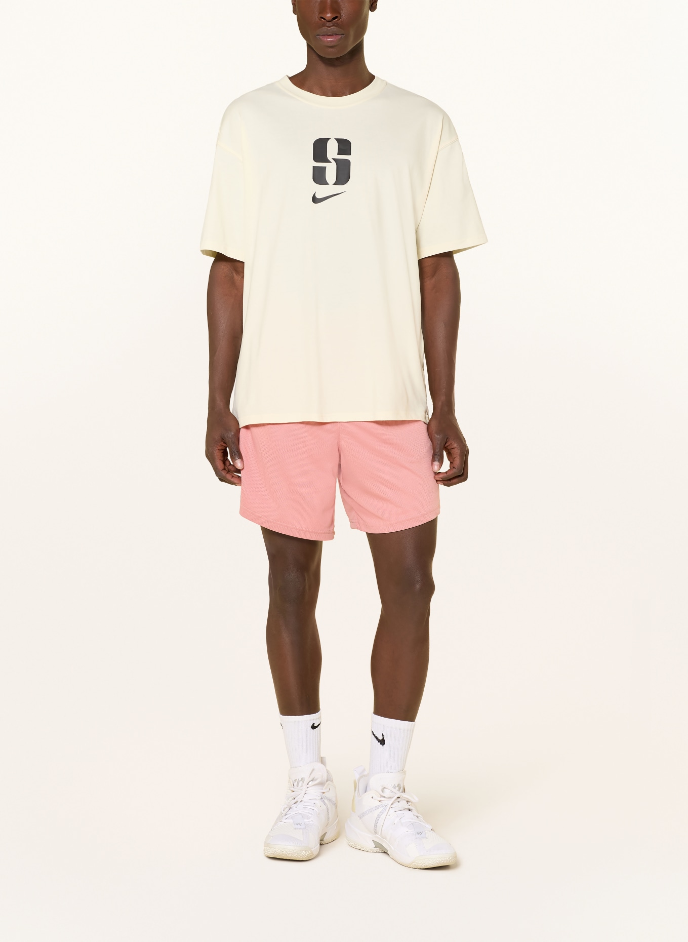 Nike Short de basket 2 en 1 SABRINA réversible: ROUGE CLAIR / ÉCRU