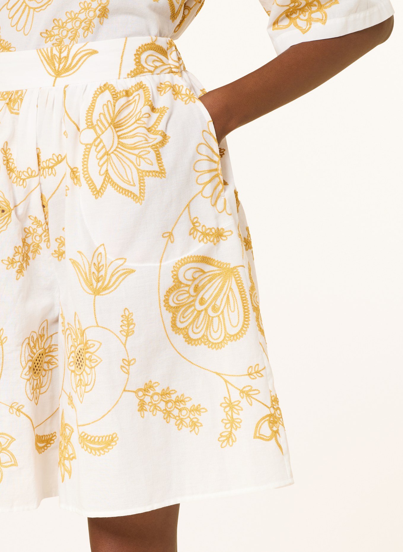 ERES Shorts CHANDRA mit Lochspitze: CREME / GOLD
