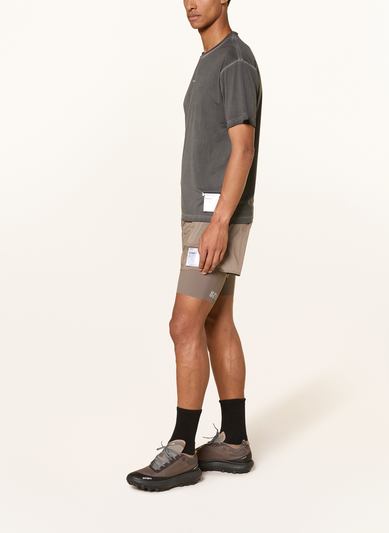 SATISFY 2-in-1-Laufshorts TECHSILK™ 8": BEIGE