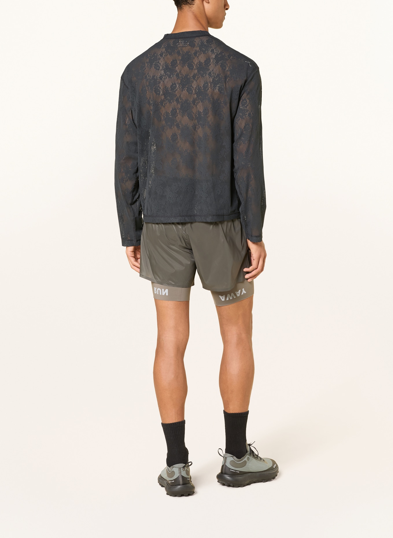 SATISFY Laufshirt SPACE-LACE™ aus Spitze: SCHWARZ