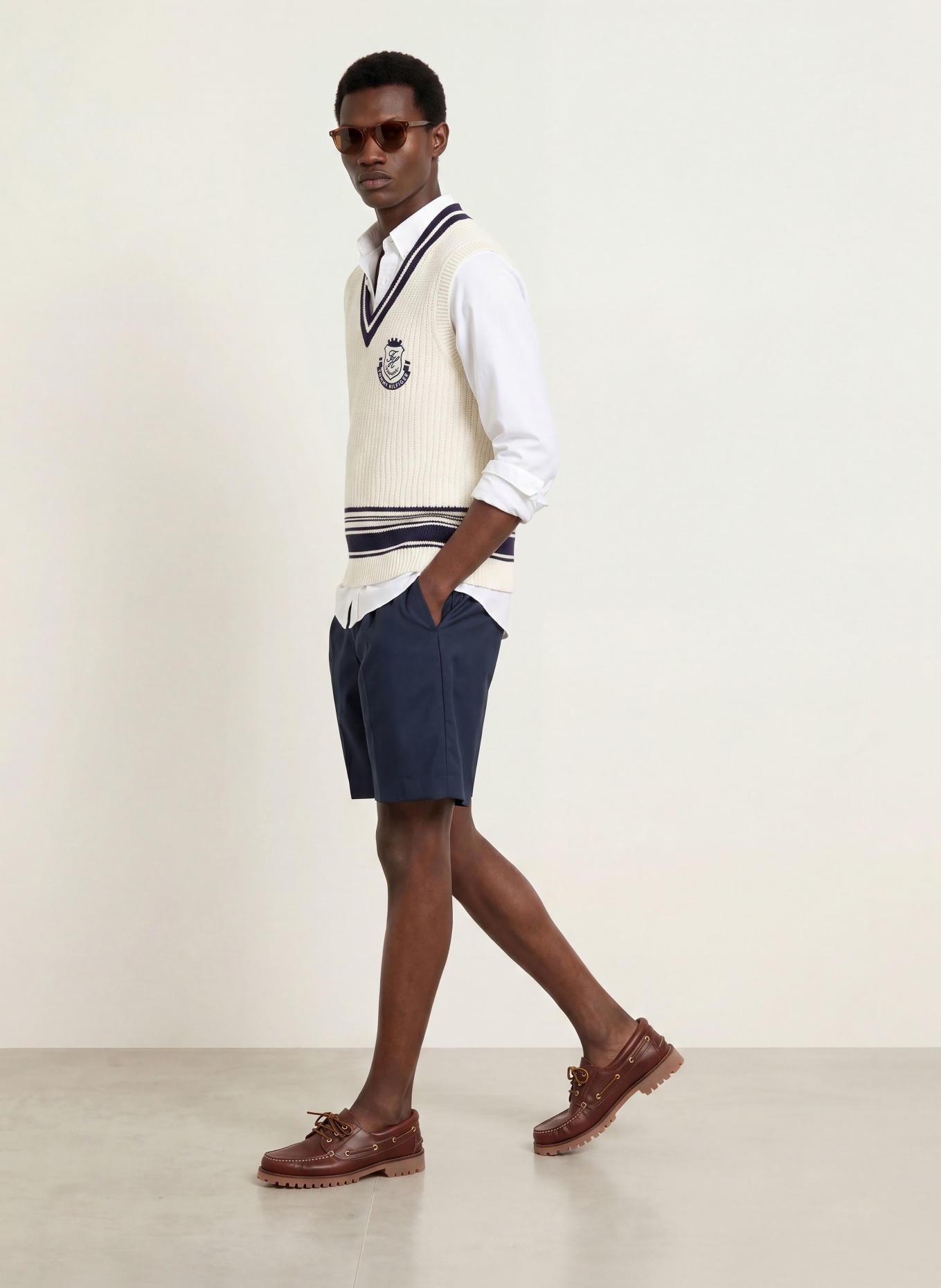 TOMMY HILFIGER Shorts Wide Fit: DONKERBLAUW