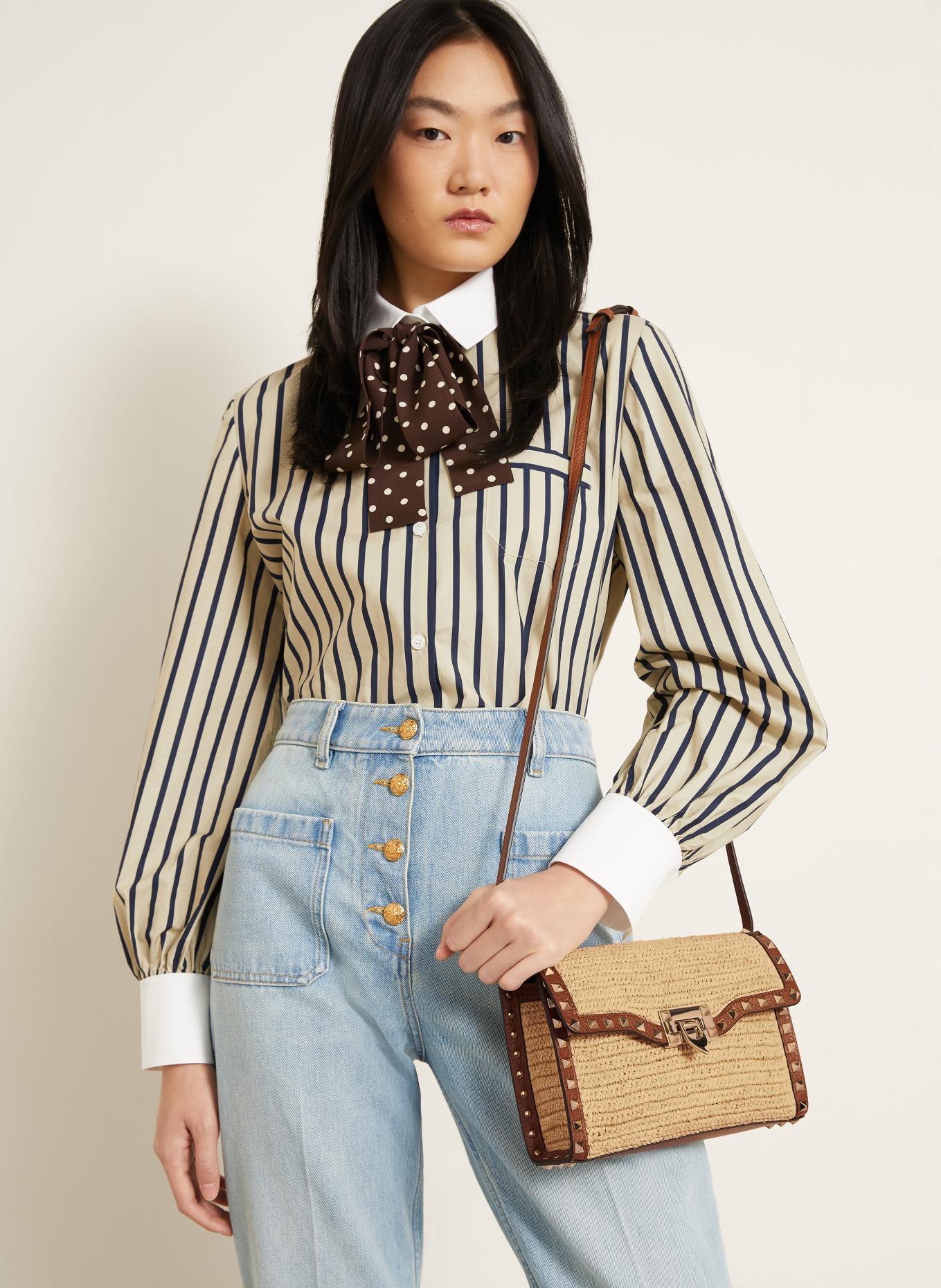 VALENTINO GARAVANI Sac à bandoulière ROCKSTUD SMALL avec rivets: MARRON CLAIR / OR / MARRON