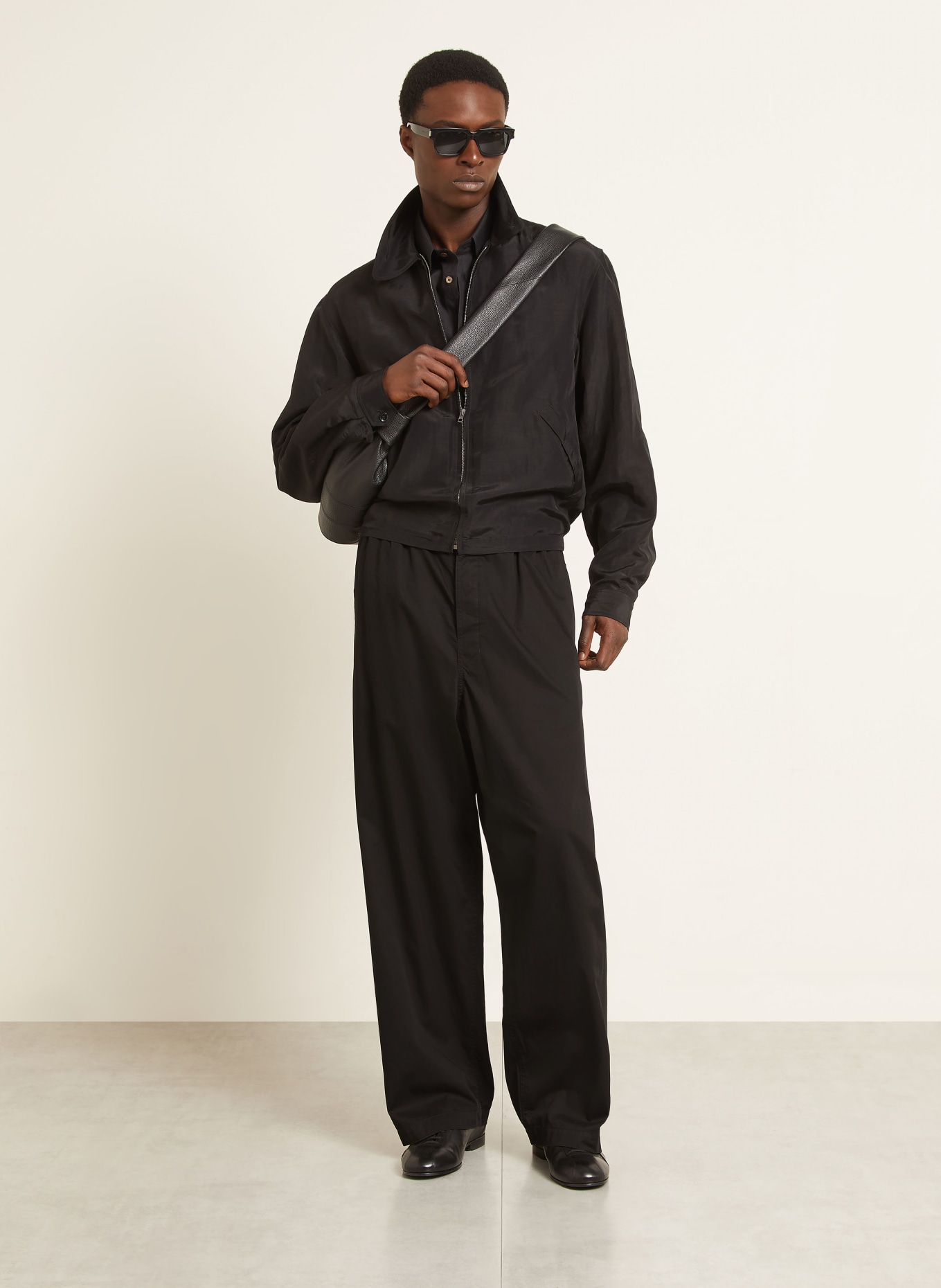 LEMAIRE Kalhoty Regular Fit: ČERNÁ