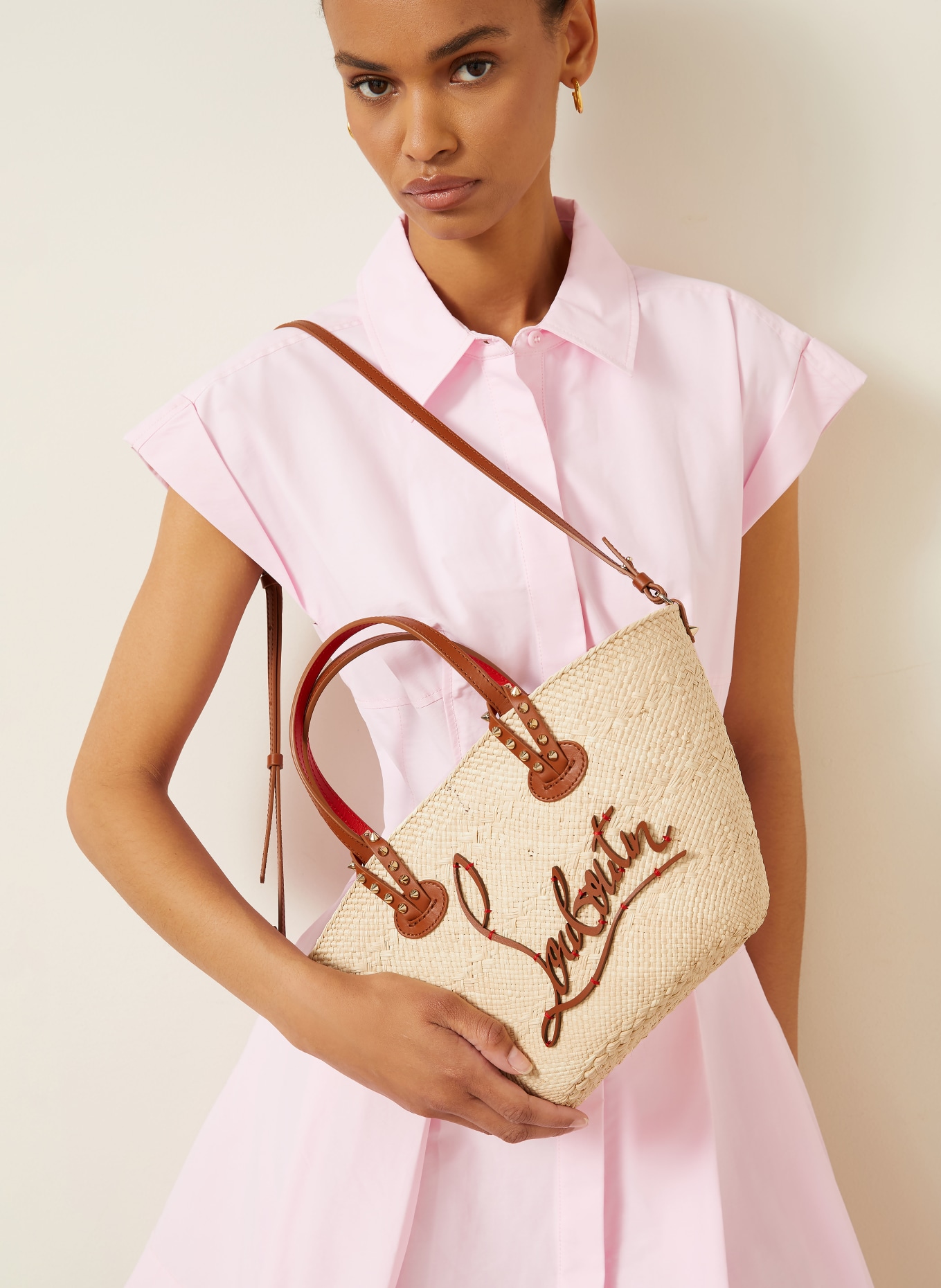 Christian Louboutin Geantă de mână CABATA MINI cu nituri: BEJ / AUR / MARO