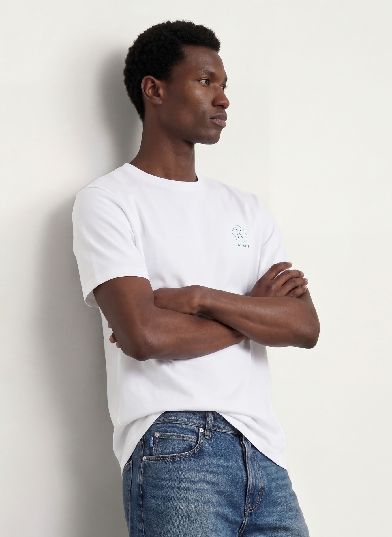 NOWADAYS T-shirt: WIT / GROEN / BLAUW
