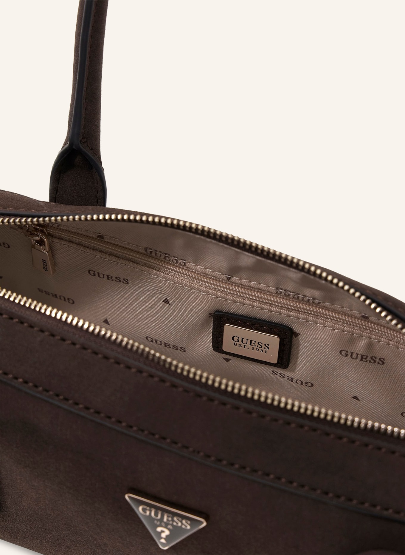 GUESS Schultertasche ISOBEL: DUNKELBRAUN