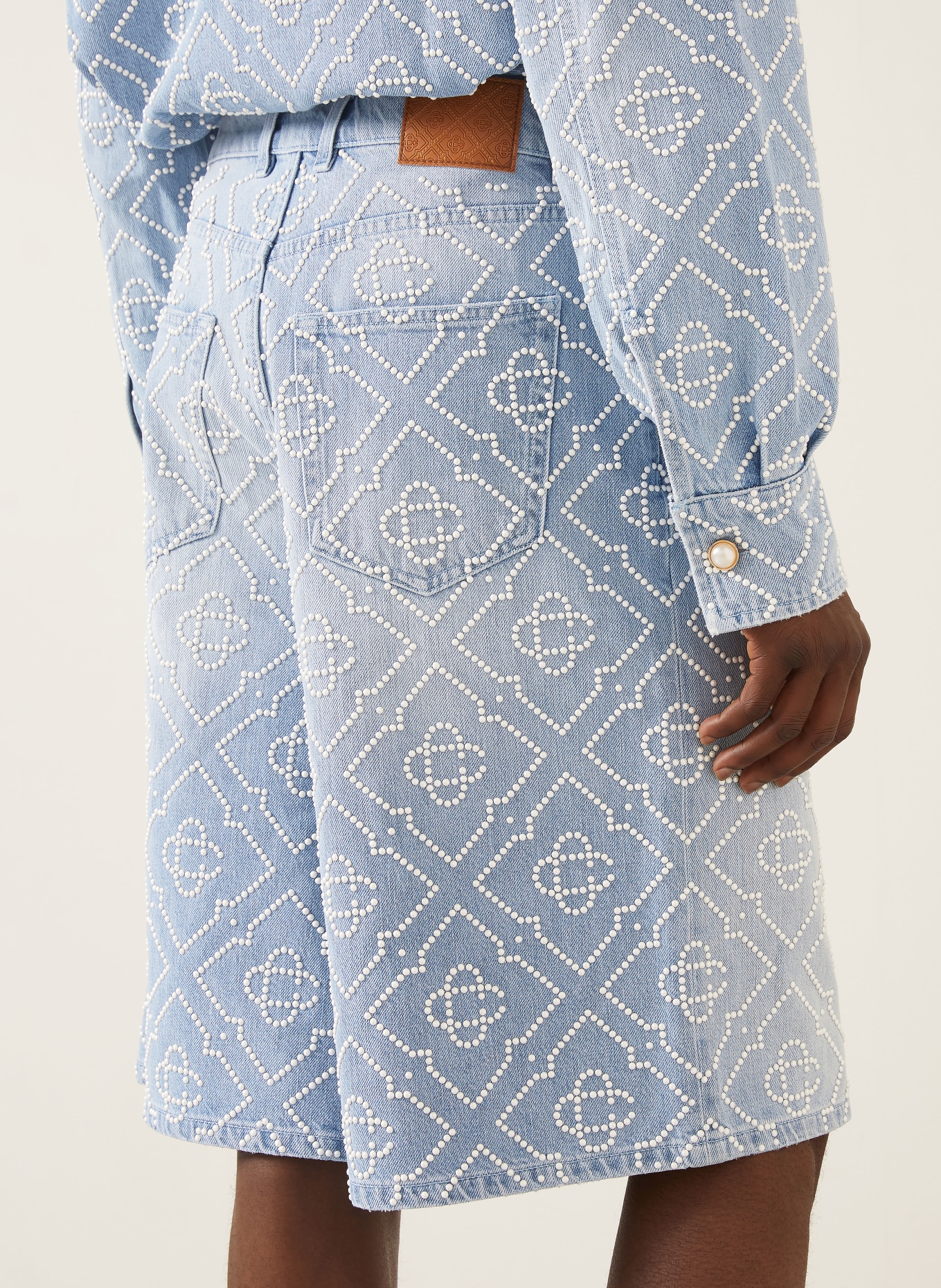 Casablanca Jeansshorts met sieradenparels: PEARL MONOGRAM