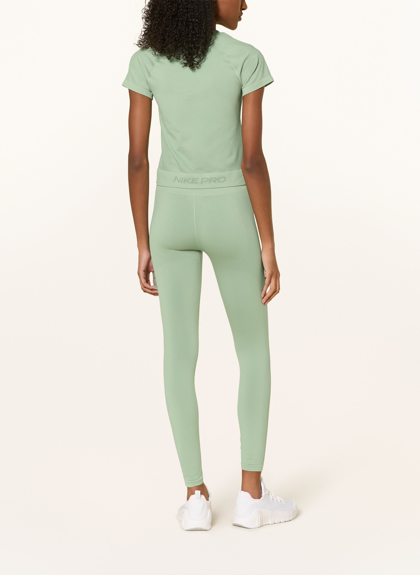 Nike T-Shirt SEAMLESS: HELLGRÜN