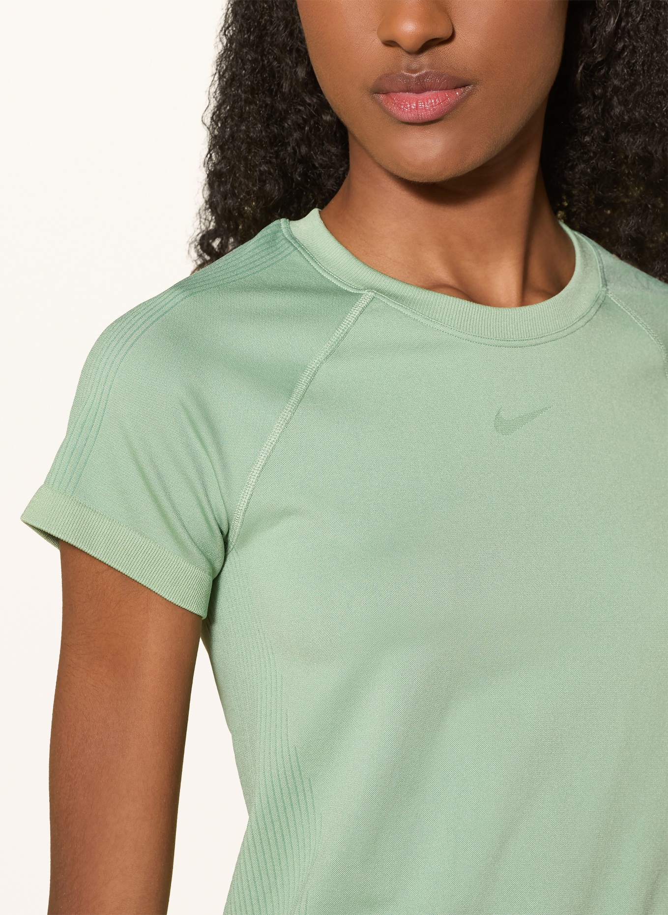 Nike T-Shirt SEAMLESS: HELLGRÜN