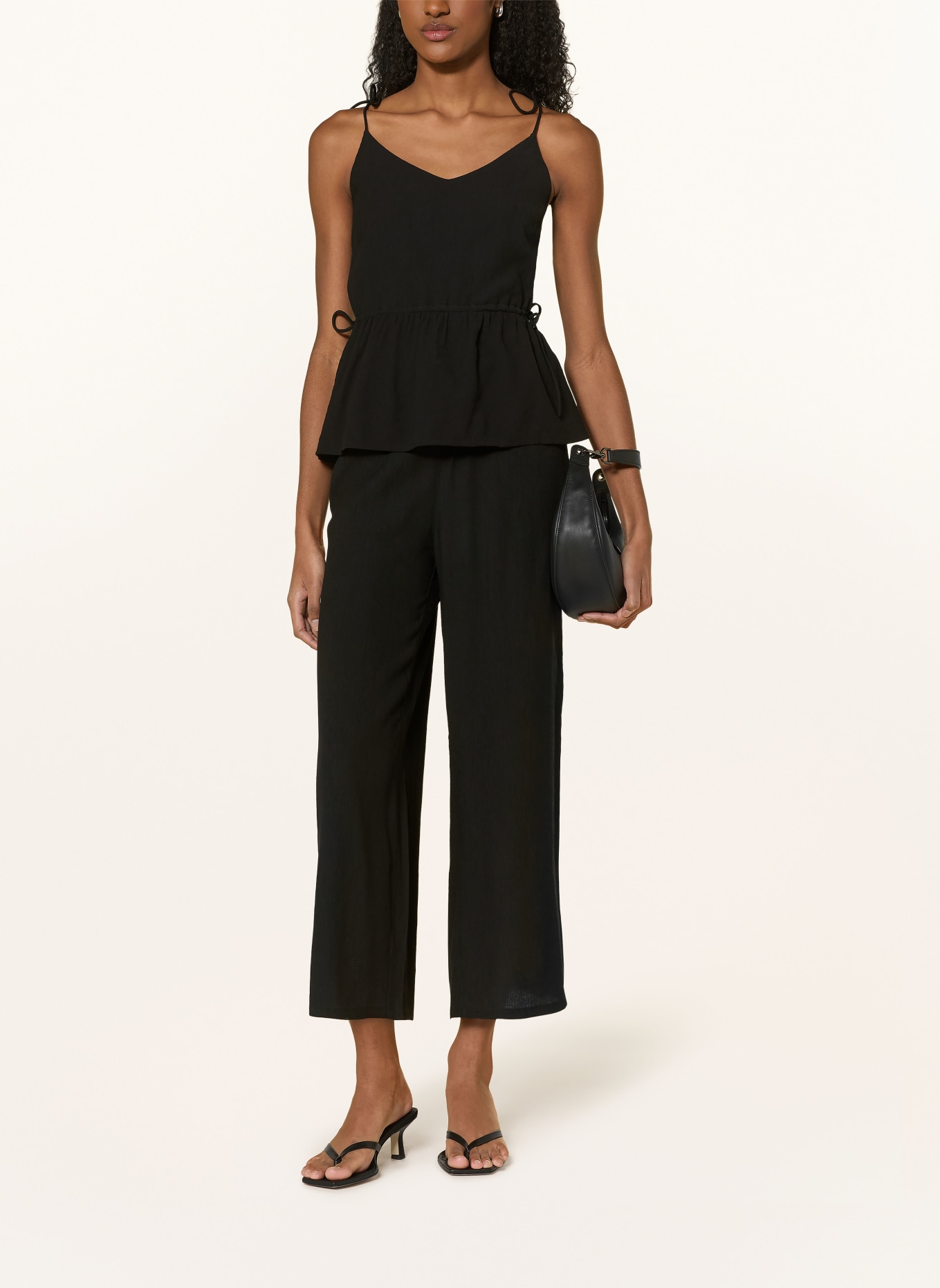 ONLY Top: SCHWARZ