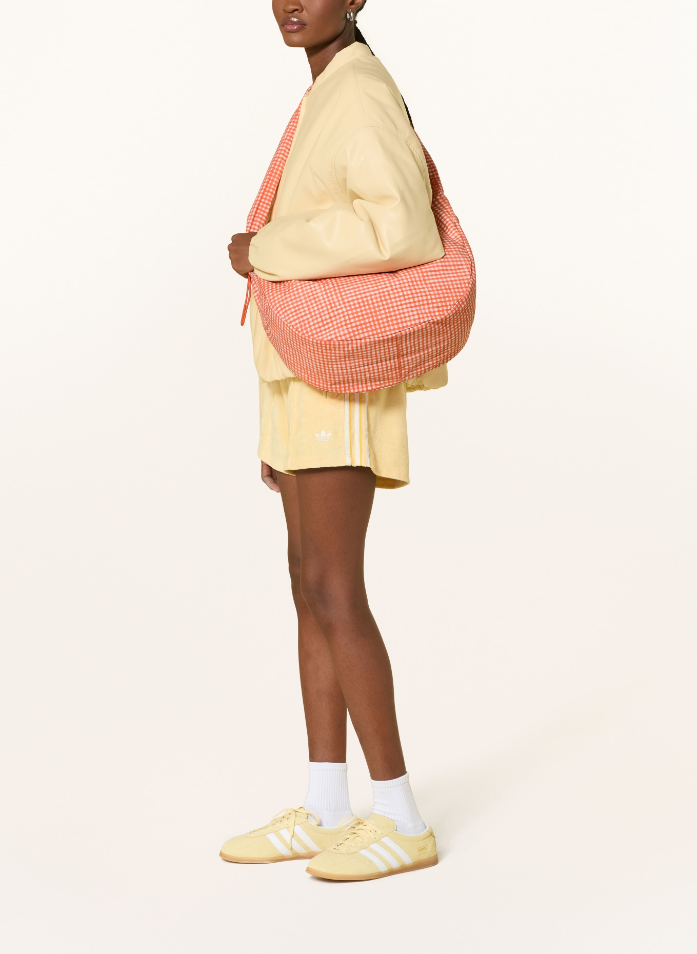 GOT BAG RUFFLE Shoulder Bag: RED / WHITE