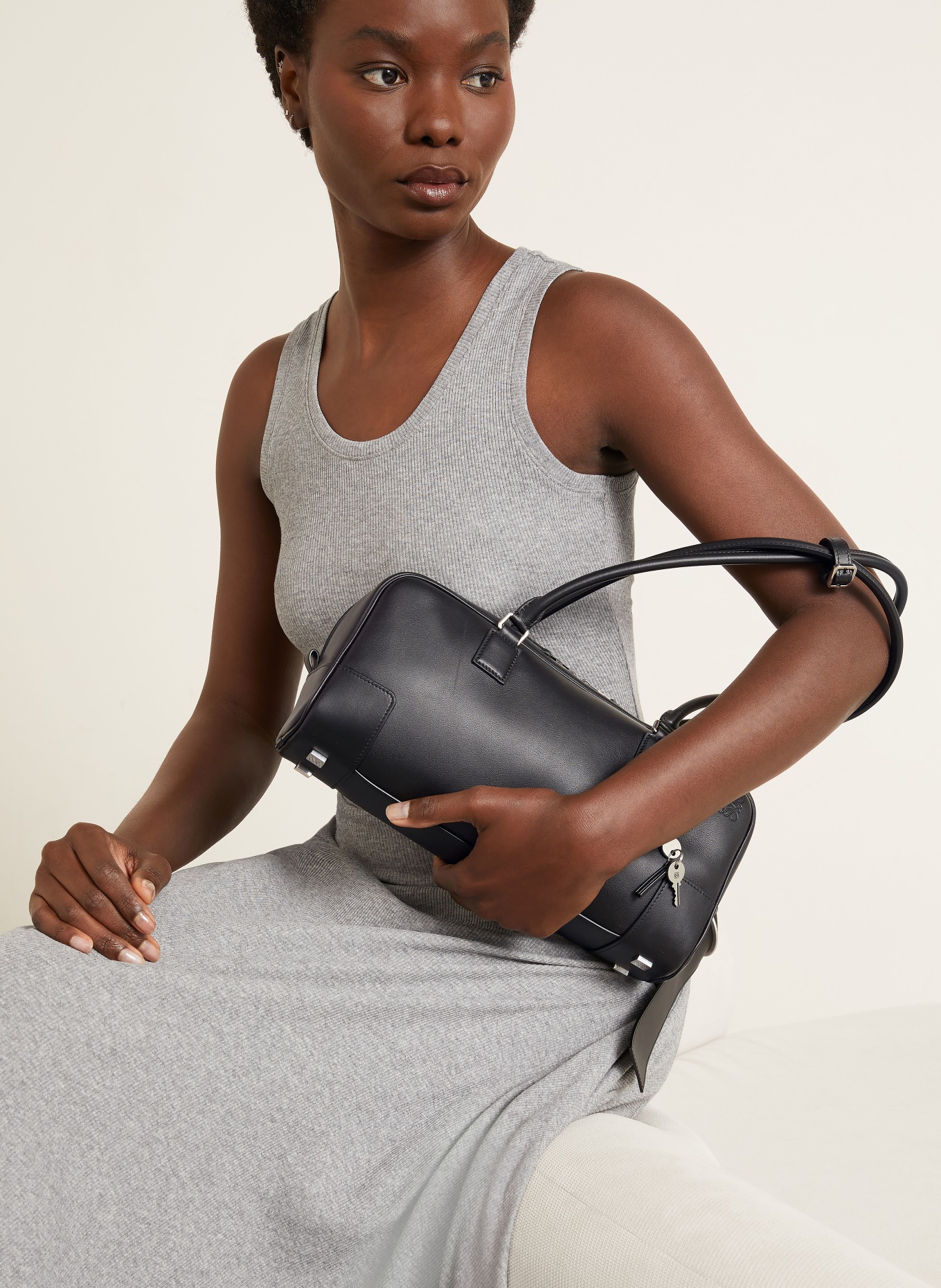 LOEWE Handtasche AMAZONA 31: SCHWARZ / SILBER