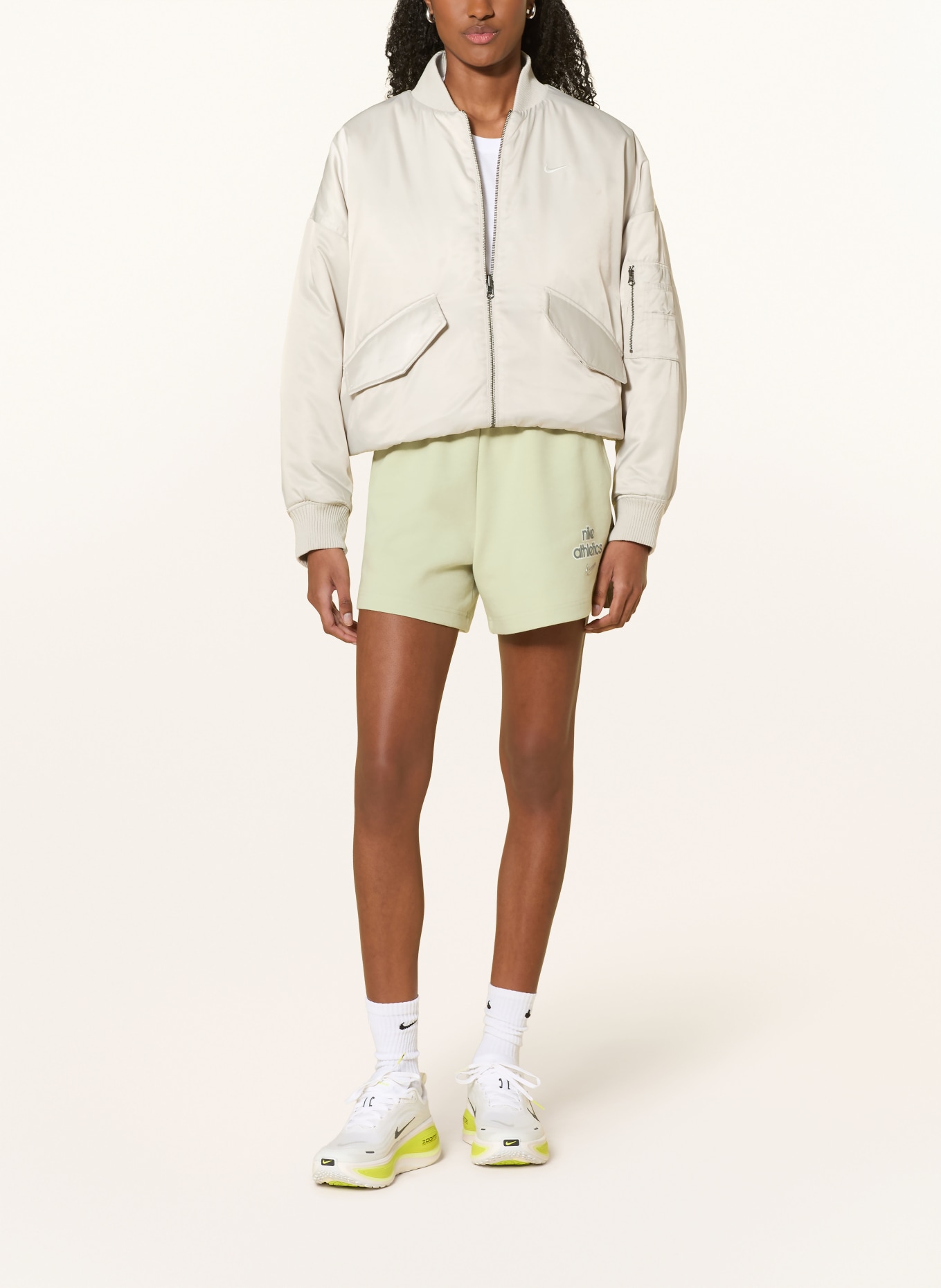Nike Sweatshorts: HELLGRÜN