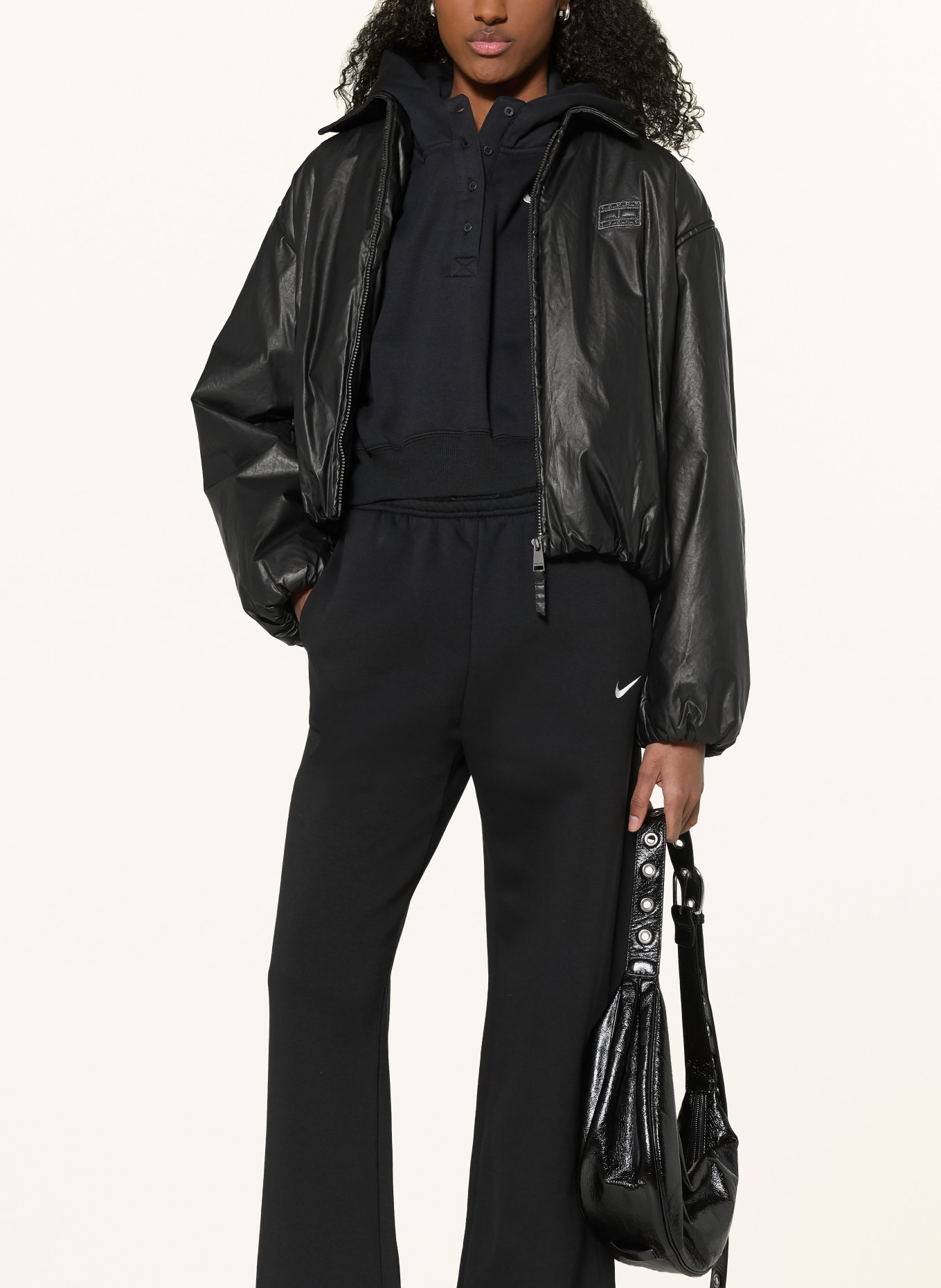 Nike Kort hoodie PHOENIX: SORT
