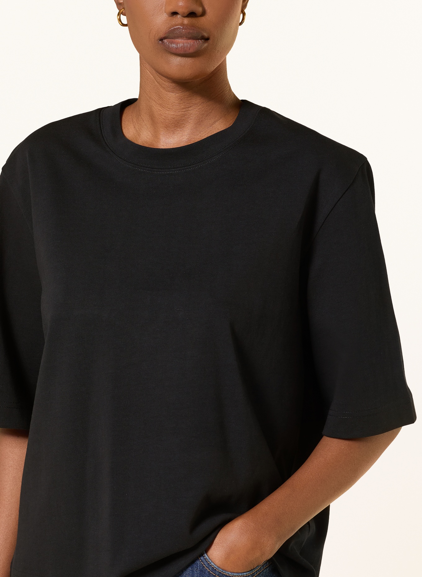 ARKET T-shirt: ZWART