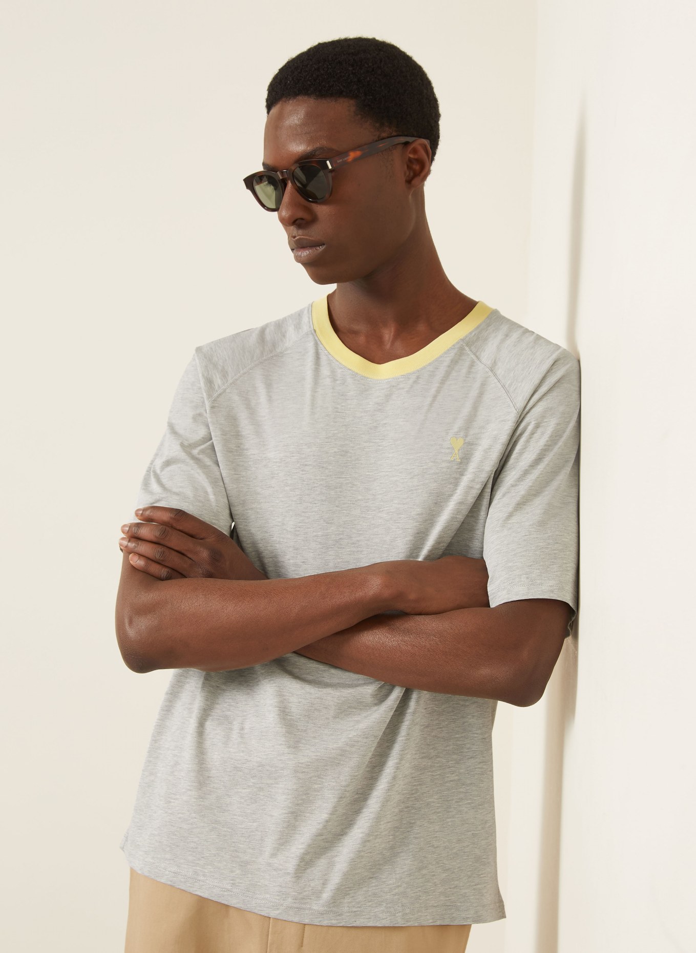 AMI PARIS T-shirt: LIGHT GRAY / LIGHT YELLOW