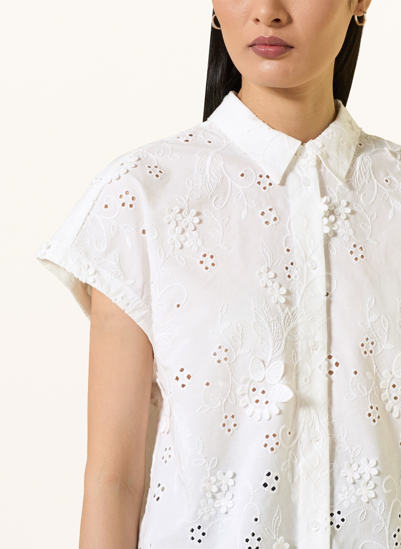 MORE & MORE Blouse made of eyelet lace: WHITE