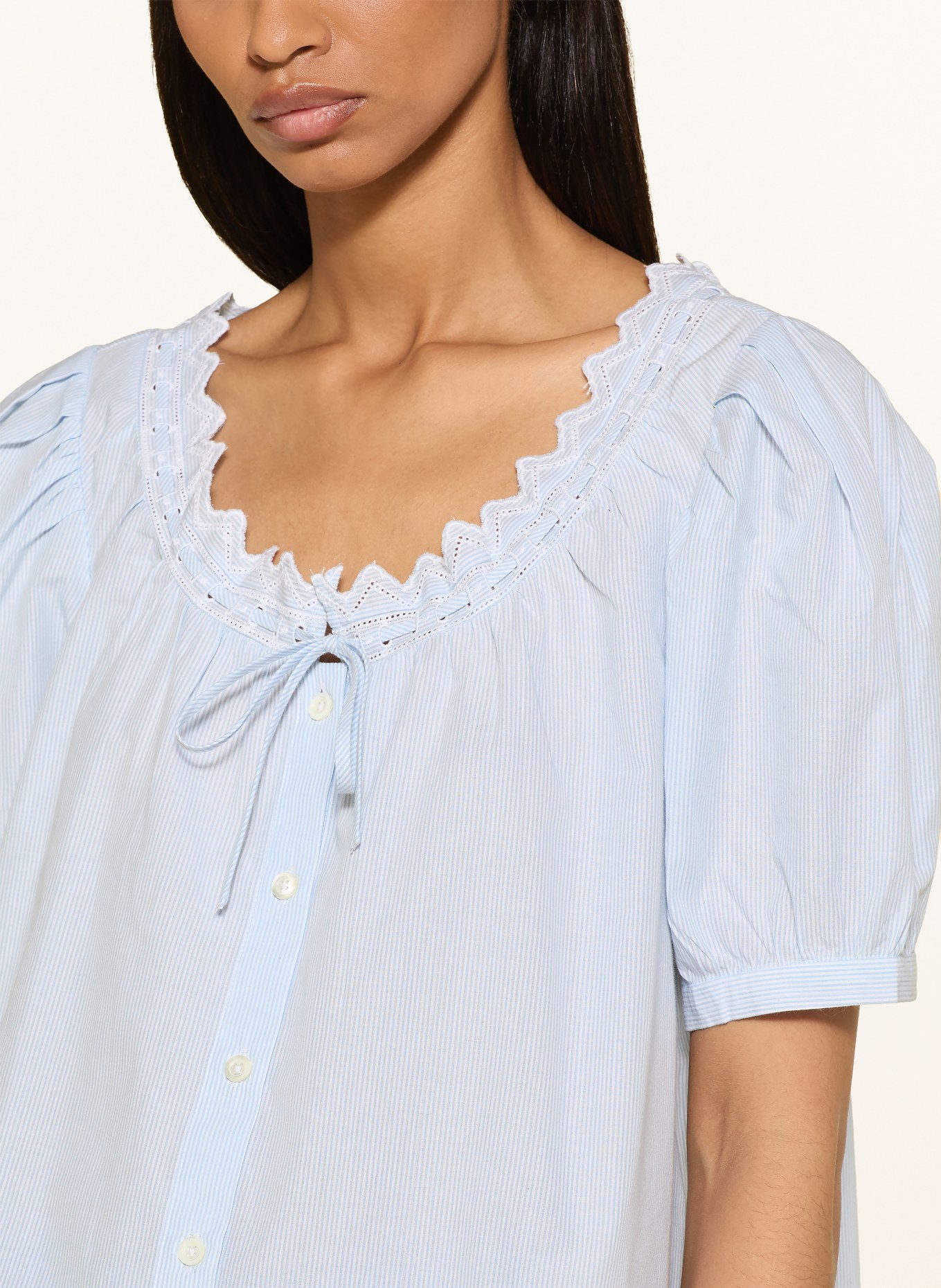 FRAME Blusenshirt THE SERENE mit Rüschen: HELLBLAU / WEISS