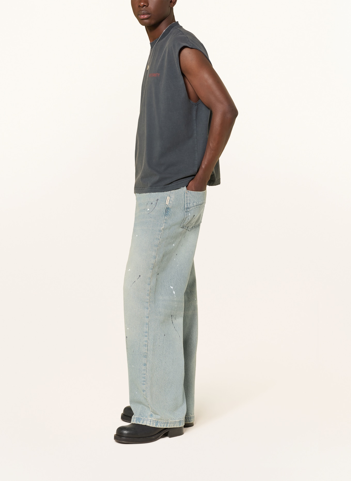 RETERNITY Jeans Baggy Fit mit Nieten: LIGHT BLUE