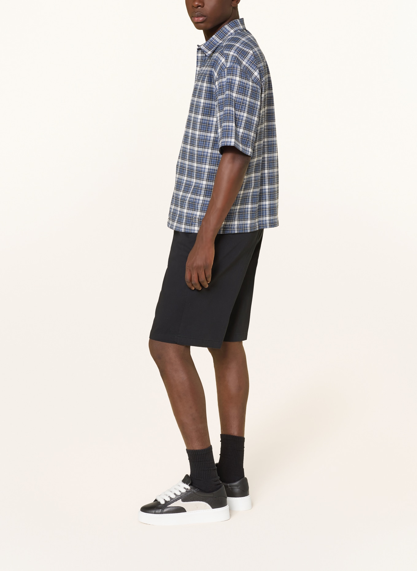 RETERNITY Chino šortky Regular Fit: ČERNÁ